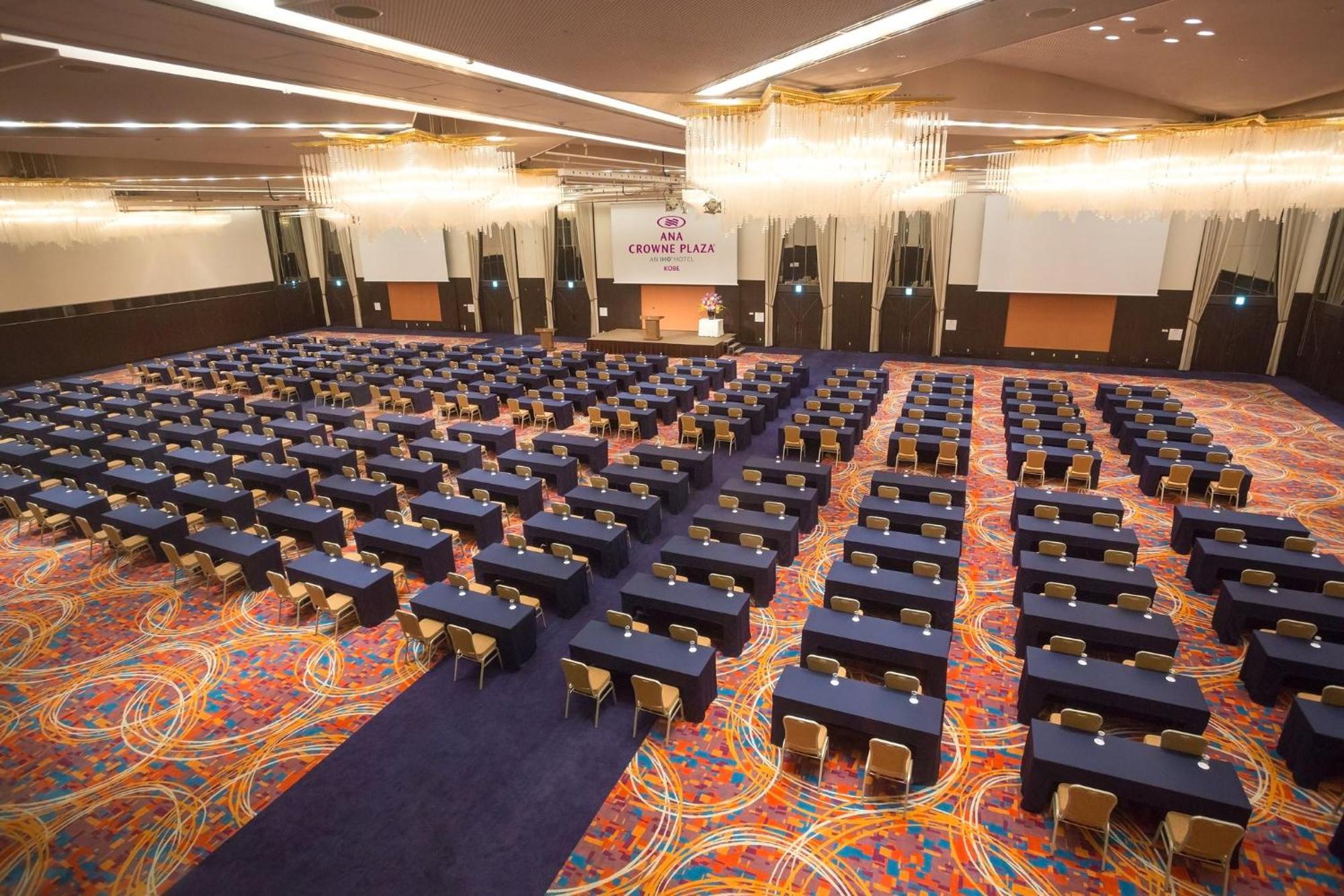 Ana Crowne Plaza Kobe By Ihg Hotel Exterior foto Convention Hall